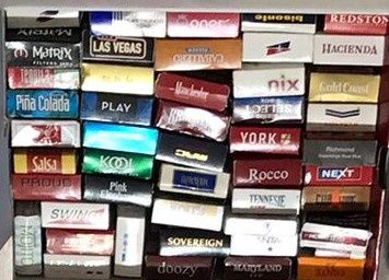 Colecionadores de maços e caixas vazias tabaco