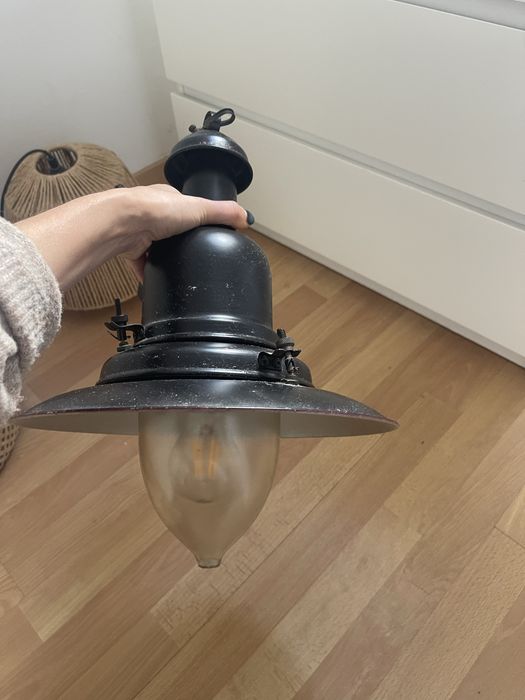Candeeiro suspenso vintage industrial – metal preto e vidro