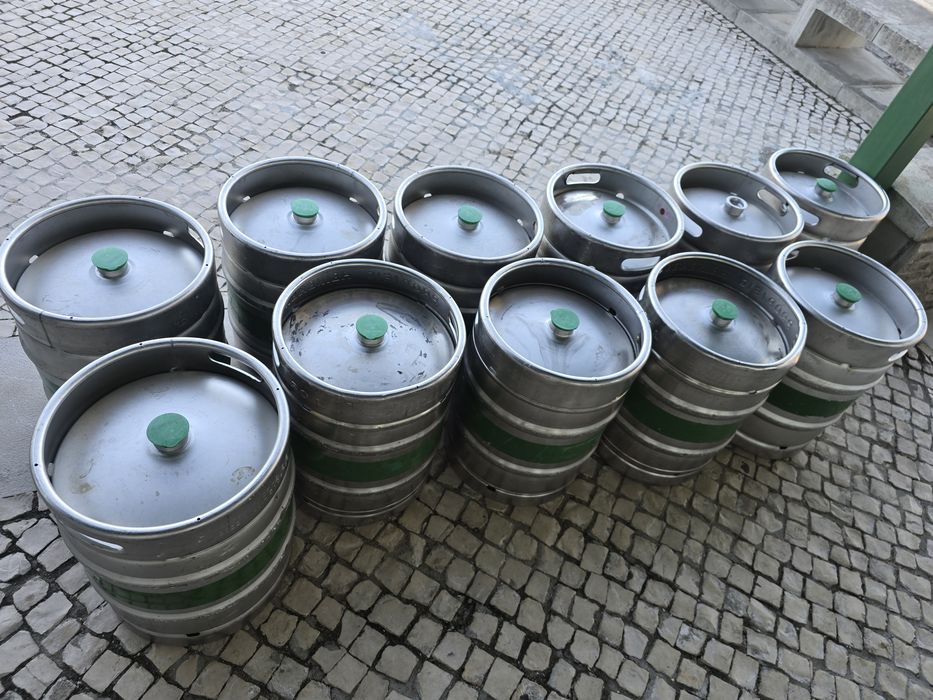 Empty or Full Barrels404654943068508161