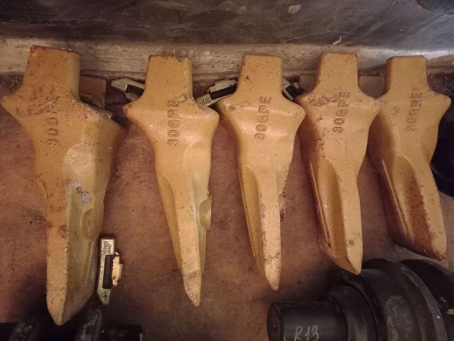 Продам каронки на экскаватор