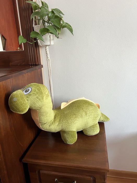 Іграшка-подушка динозавр з пледом