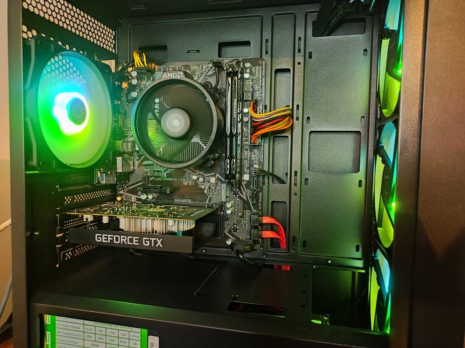 PC Gaming Ryzen 3200G • GTX 1650 • 16GB 2400MHz • 256GB SSD + 500GB HDD • ARGB