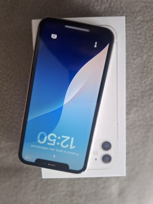 IPhone 11 biały  64 gb