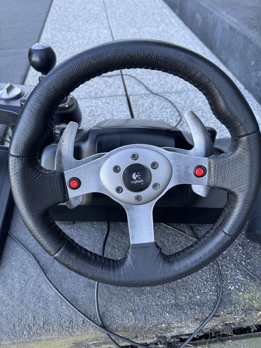 Logitech G25– kierownica + pedały + shifter (manual)