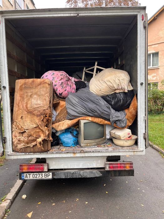 Вивіз сміття та повна чистка квартири від старих меблів Івано-Франківськ