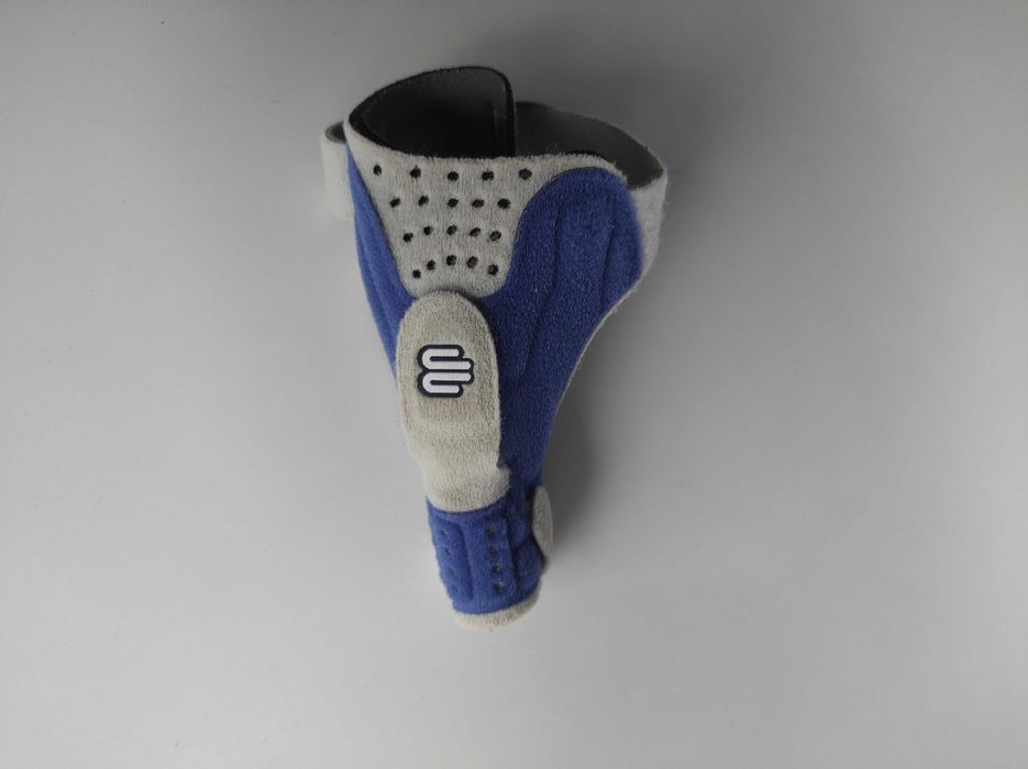 Ортез для большого пальца руки Bauerfeind RhizoLoc, р. 2, правый, шина