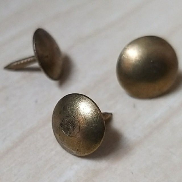 Pregos de Cadeira de 9mm.