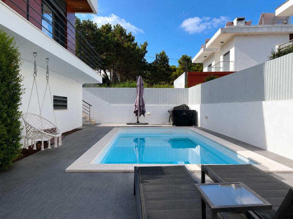 Moradia T4 independente | Garagem | Piscina | Excelentes Áreas