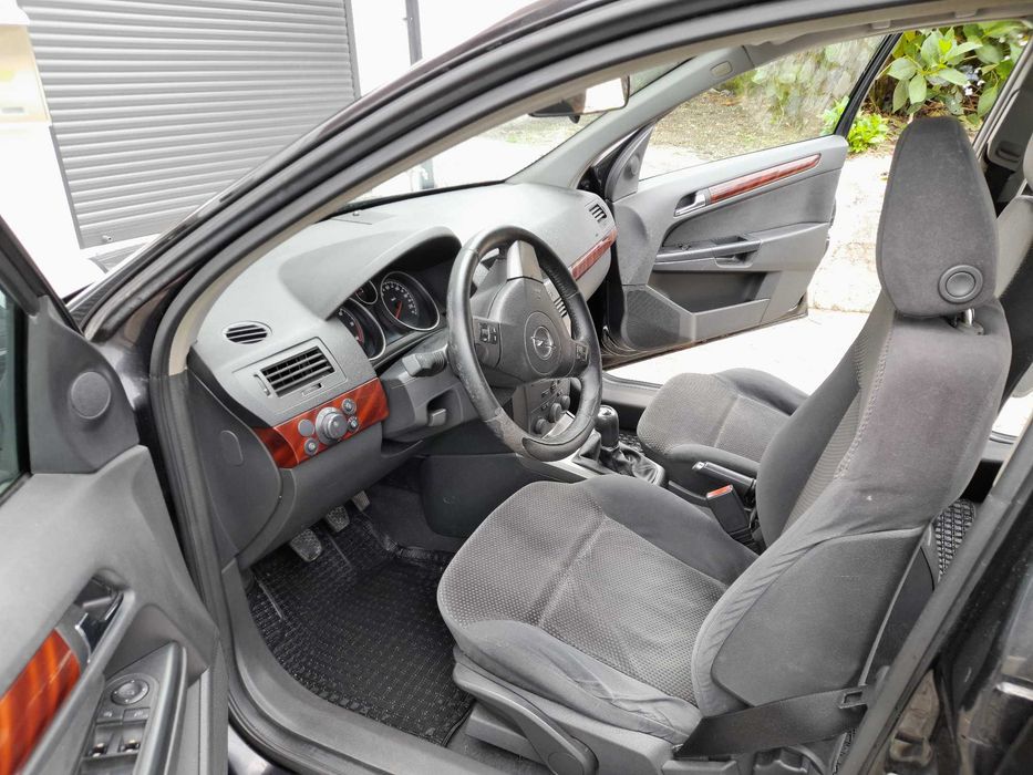 Opel Astra 1.3CDTI Elegance