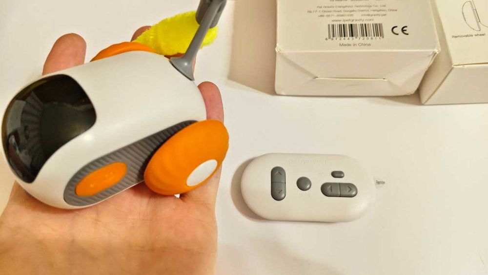 Машинка для котів і собак на пульті керування (USB, 2 режими, пульт)