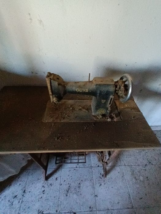 Maquina costura antiga Oliva