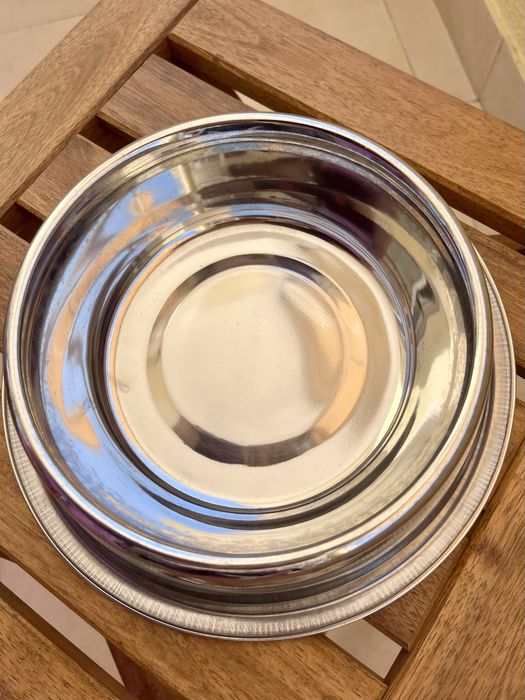 2 comedouros/bebedouros em inox para cão