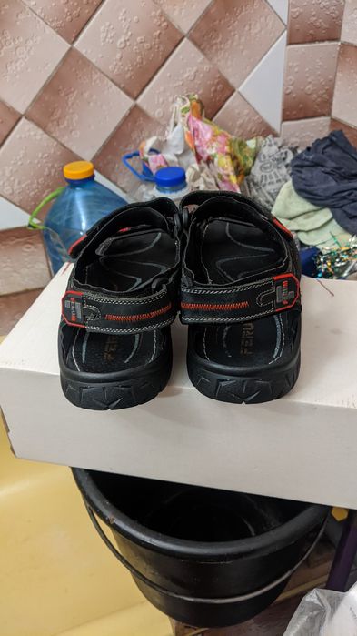 Ecco сандали  кожание