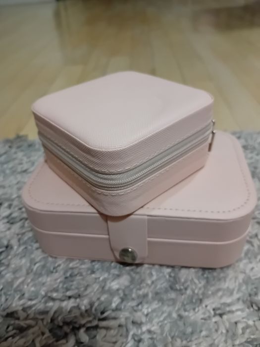 Organizer skórzany na biżuterię