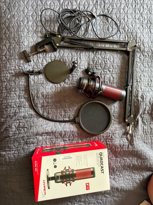 Microfone HyperX Quadcast + Suporte + Pop Filter