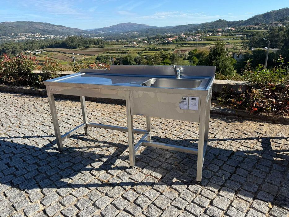 Bancada com pio em inox