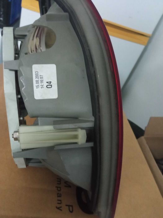 2 Farolins (interior e ilharga) do lado direito 90,00€ - Mercedes W211