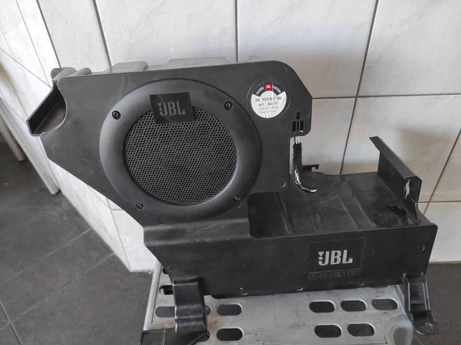 Głośnik basowy subwoofer JBL peugeot 407 sw sprawny stan bardzo dobry