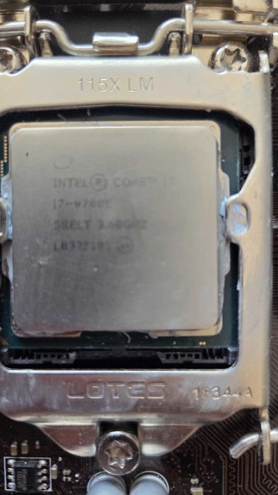 Sprawny procesor i7 9700k.  Intel Socket 1151