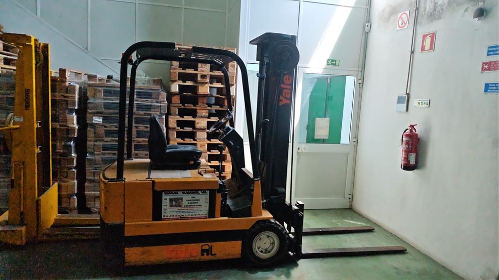 Empilhador Yale Elétrico