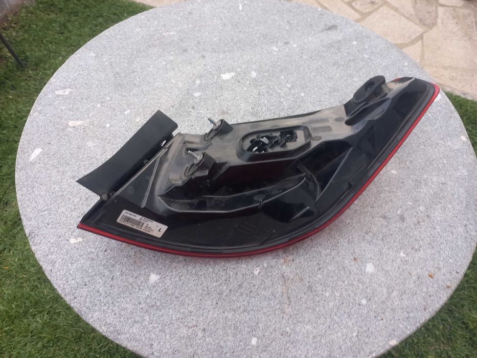 Farol mercedes  pra despachar