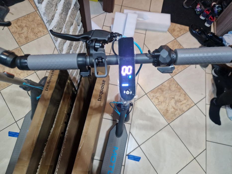 Hulajnoga elektryczna Motus Scooty 10” Lite/nowa