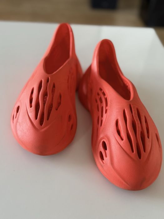Buty rozmiar 36 podobne do markowych foam runner