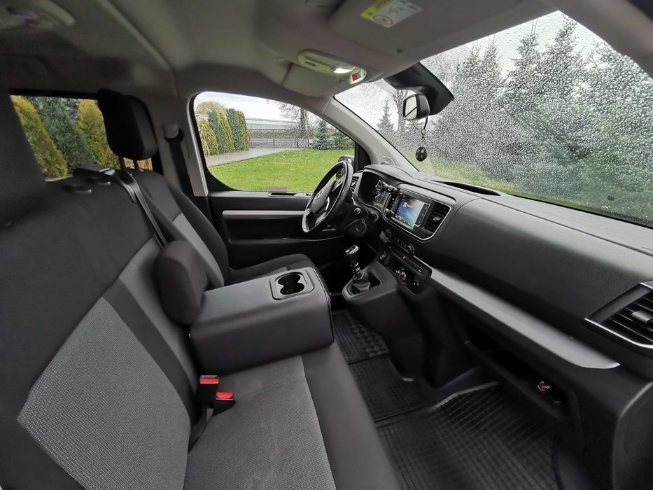 Wynajem busa Toyota PROACE VERSO Extra Long, bagażnik rowerowy, hak