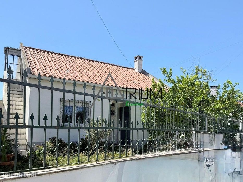 VISITAS SUSPENSAS
 Oportunidade! Moradia Térrea T2 com anexo e gar...