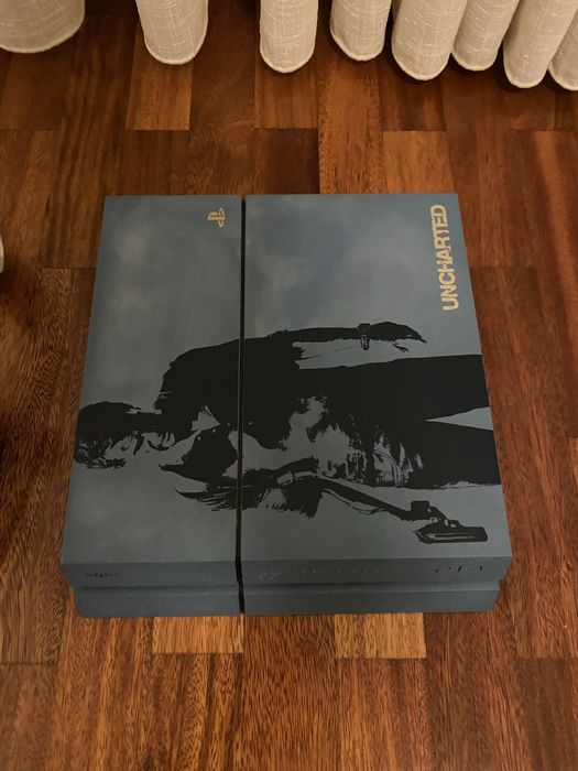 PS4 Edição Uncharted 4 + PS VR + Comandos + PS Move