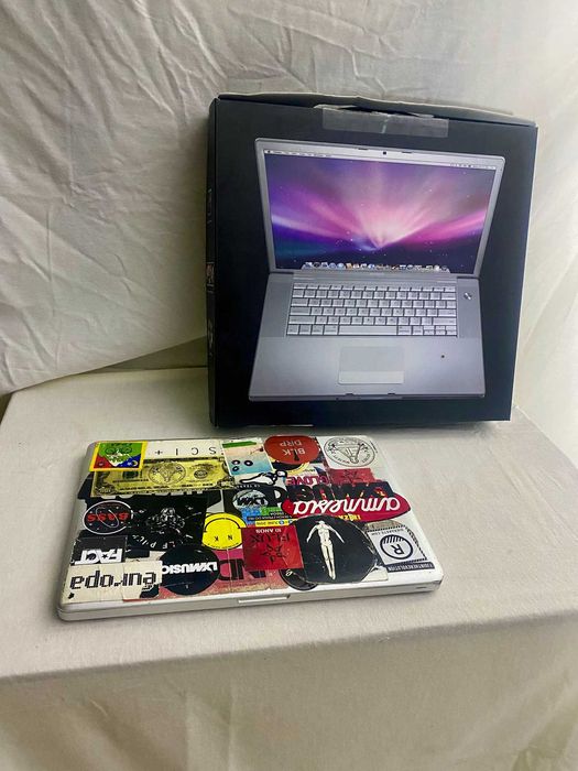 MacBook Pro 15" Unibody (A1286) - Para Peças / Avariado