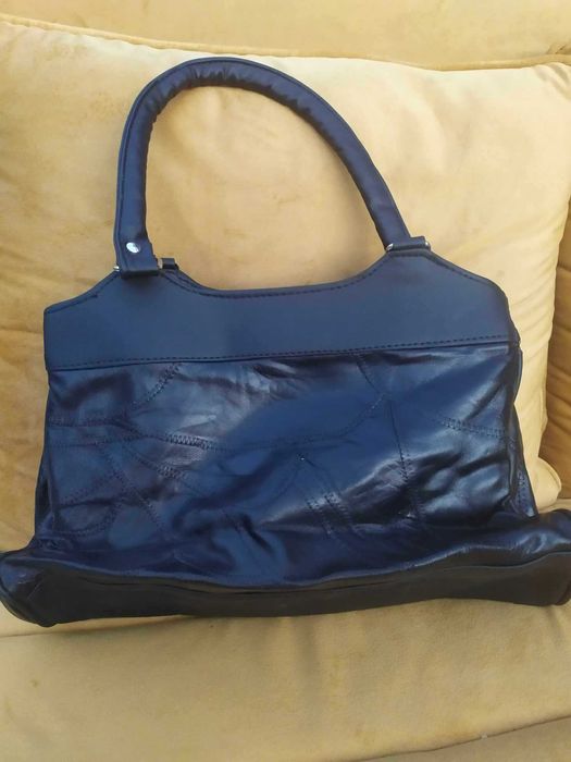 f4 torebka Vera Pelle model 5541 czarny, skóra, łatki