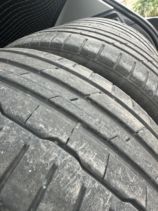 Pneus 205/40 R18  (150€ os quatros)