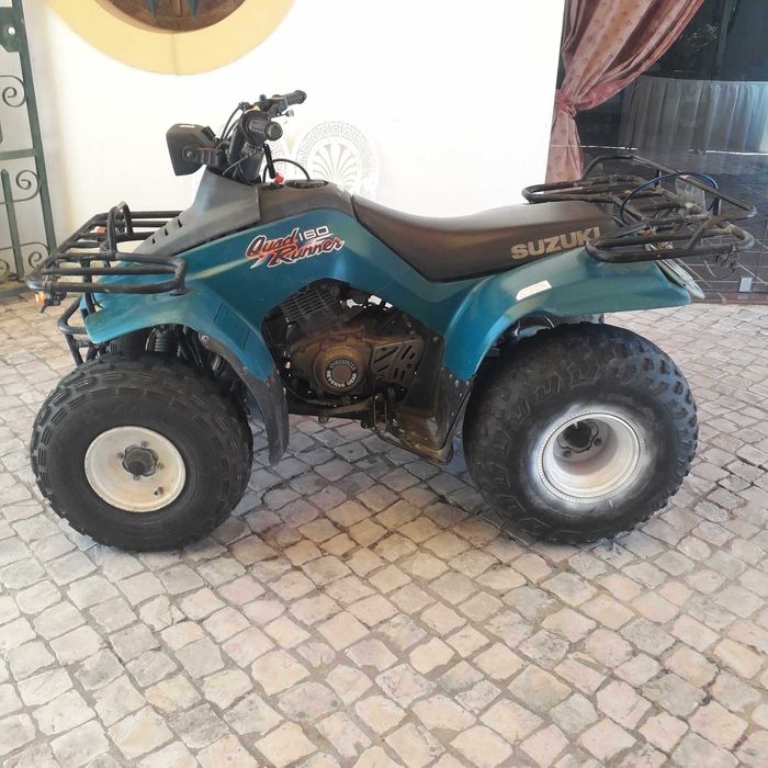 Moto 4 Suzuki com matricula 1 dono