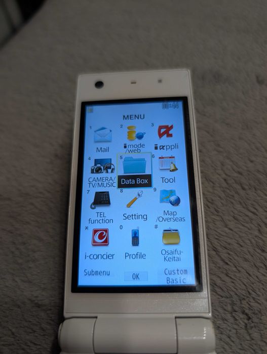 Японский мобильный Fujitsu Docomo F-03C Flip телефон раскладушка