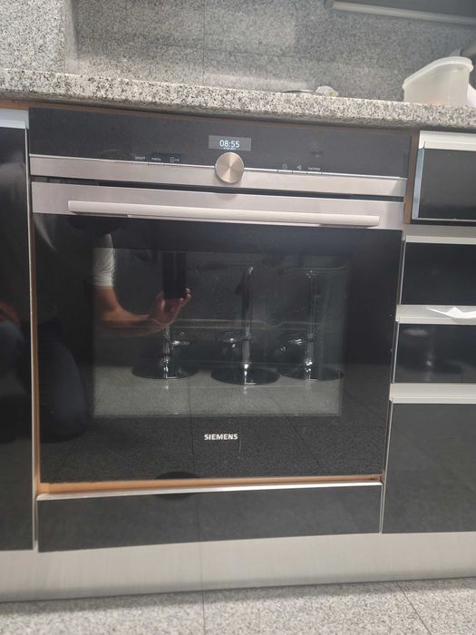 Forno Siemens HR675GB1 integrável com função vapor