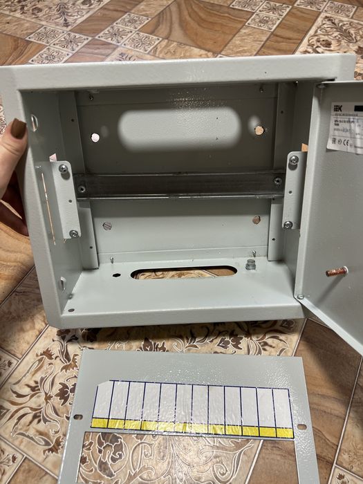 Щиток електричний розподільний металевий на 12 модулів