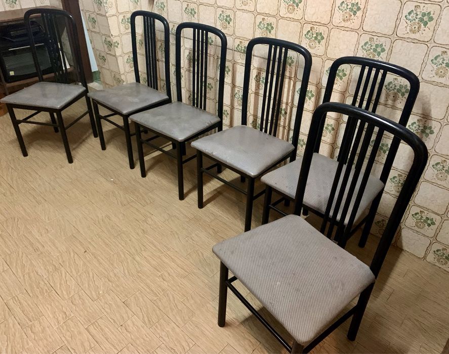 Conjunto seis cadeiras com assento estofado