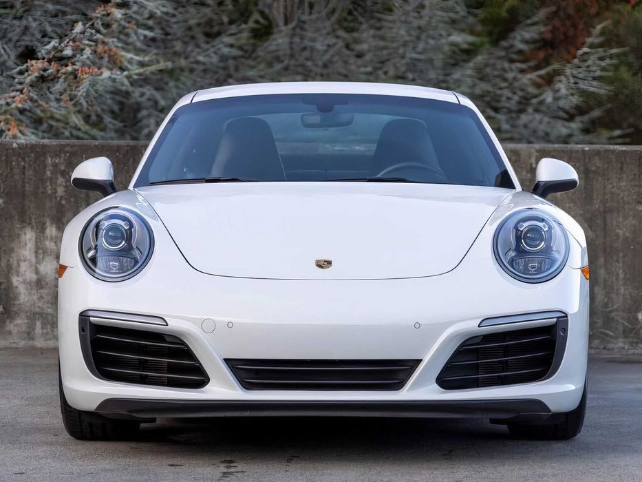 Porsche 911 Carrera 4S Coupe      2019