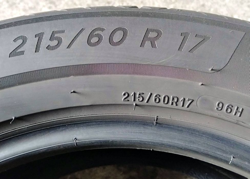 Шини літні R17 215/60 Michelin Primacy 4