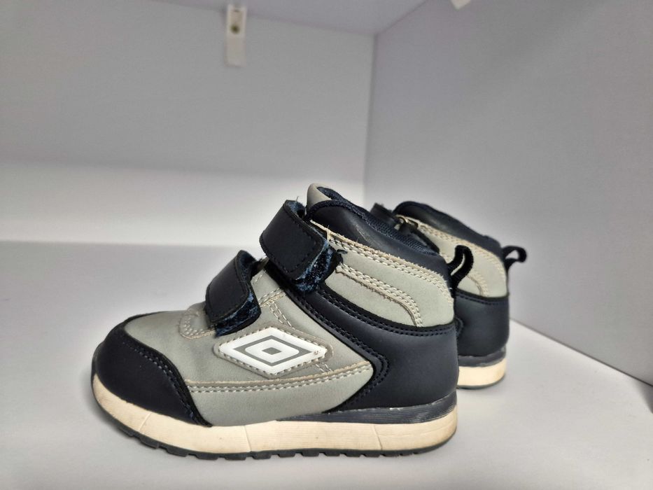 Buty chłopięce Umbro rozm.24