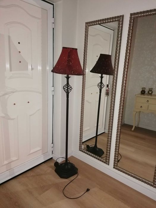 Candeeiro de pé elegante