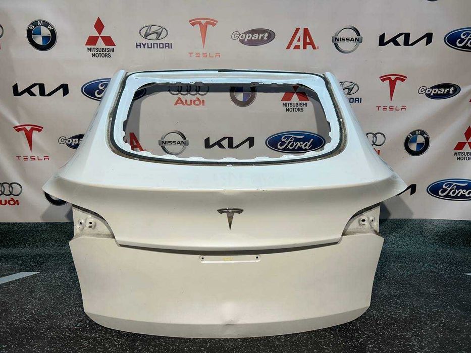 Ляда, Кришка багажнику Tesla Model Y 2020-2024