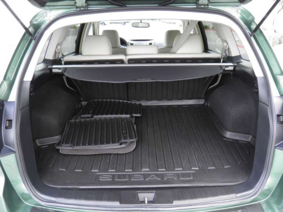 Subaru Outback 2.5I Limited      2013