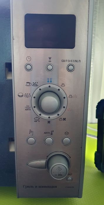 Продам мікрохвильову піч SAMSUNG C139STR