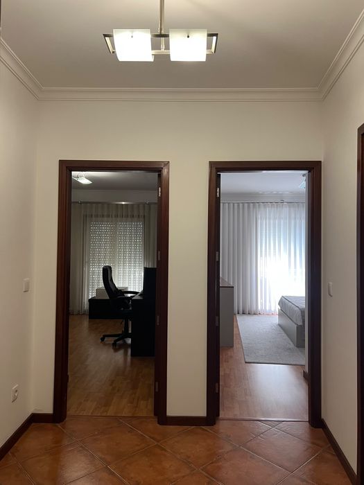 Apartamento T2+1 com varanda e vistas privilegiadas para o Tâmega e Douro