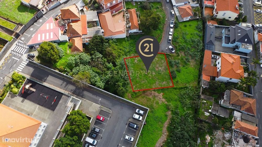 Terreno Urbano à Venda em Santo António – Funchal