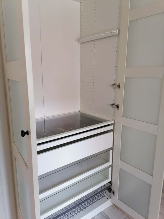 Szafa pax ikea z wyposażeniem