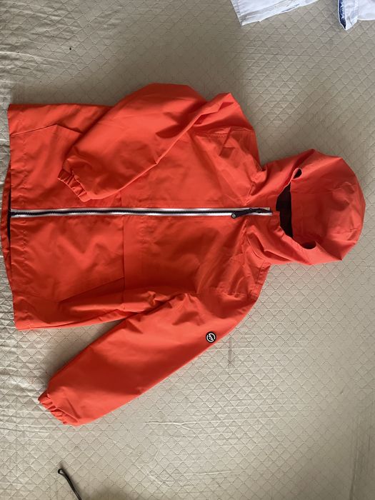 Куртка ветровка