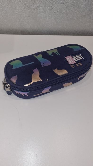 Piórnik szkolny ST.RIGHT